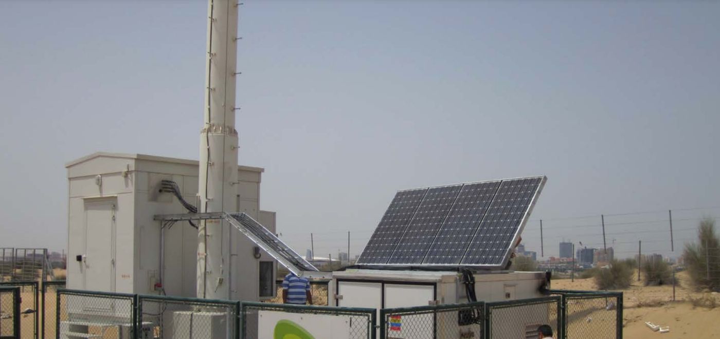 Hybrid off-grid power for a telecom base station